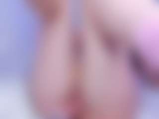 Live cam show with emilyy01 - Camel Toe on milfzrlive.com
