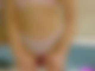 Live cam show with samantamoons - Blue Eyes on live.xbliss.ai