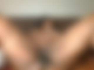 Yourthickgyal's Live Sex Cam Show