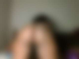 Yourthickgyal's Live Sex Cam Show
