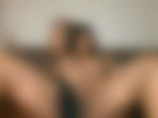 Live cam show with Yourthickgyal - Thick on CamClone