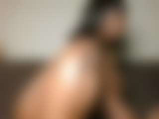 Yourthickgyal's Live Sex Cam Show