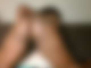 Yourthickgyal's Live Sex Cam Show