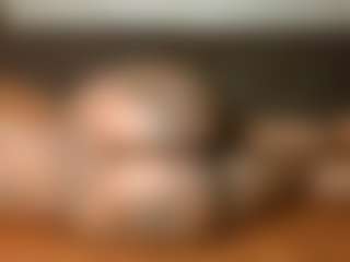 Yourthickgyal's Live Sex Cam Show