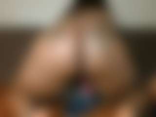 Live cam show with Yourthickgyal - Dildo Or Vibrator on camwithhim.com
