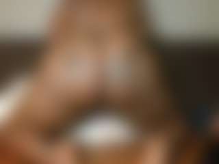 Yourthickgyal's Live Sex Cam Show