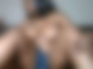 Yourthickgyal's Live Sex Cam Show