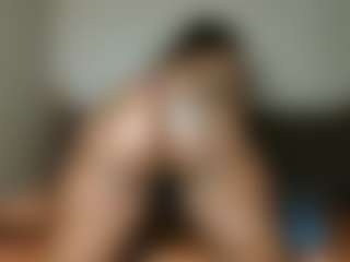Yourthickgyal's Live Sex Cam Show