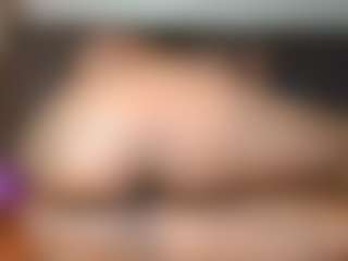 Yourthickgyal's Live Sex Cam Show