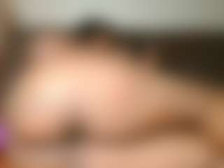 Yourthickgyal's Live Sex Cam Show