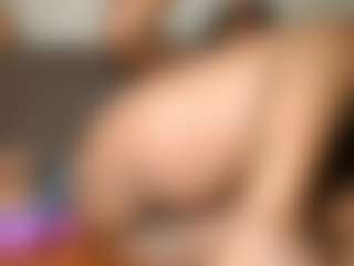 Yourthickgyal's Live Sex Cam Show