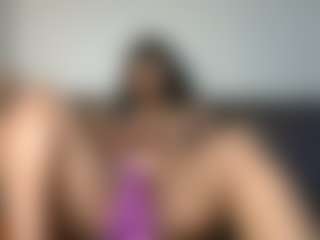 Yourthickgyal's Live Sex Cam Show