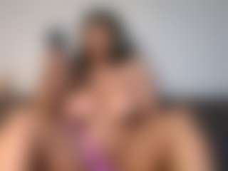 Yourthickgyal's Live Sex Cam Show