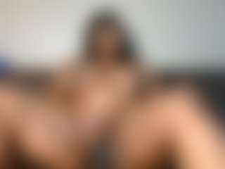 Yourthickgyal's Live Sex Cam Show