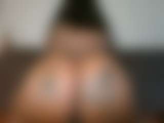 Live cam show with Yourthickgyal - Black Squirt on Fling VIP Chat