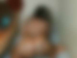 Yourthickgyal's Live Sex Cam Show