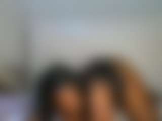 Yourthickgyal's Live Sex Cam Show