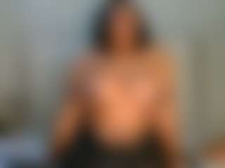 Yourthickgyal's Live Sex Cam Show