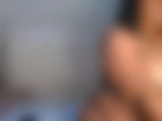 Yourthickgyal's Live Sex Cam Show