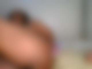 Yourthickgyal's Live Sex Cam Show