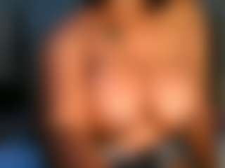 Live cam show with Yourthickgyal - Tease Black on Camsoda