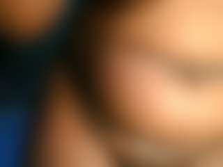 Yourthickgyal's Live Sex Cam Show