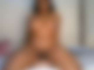 Yourthickgyal's Live Sex Cam Show