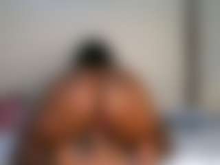Yourthickgyal's Live Sex Cam Show
