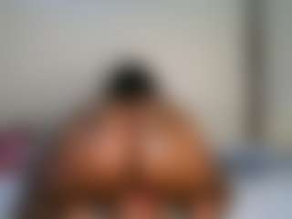 Yourthickgyal's Live Sex Cam Show