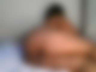 Yourthickgyal's Live Sex Cam Show