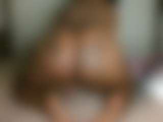 Yourthickgyal's Live Sex Cam Show