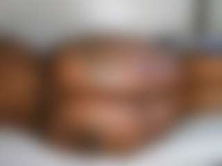 Yourthickgyal's Live Sex Cam Show