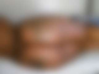 Yourthickgyal's Live Sex Cam Show