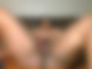 Yourthickgyal's Live Sex Cam Show