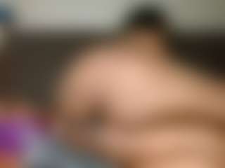 Yourthickgyal's Live Sex Cam Show