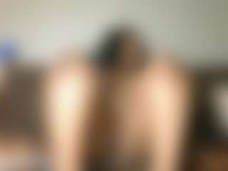 Yourthickgyal's Live Sex Cam Show