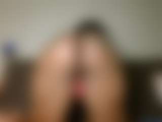 Yourthickgyal's Live Sex Cam Show