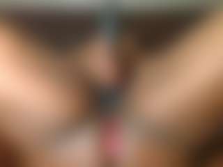 Yourthickgyal's Live Sex Cam Show