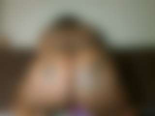 Yourthickgyal's Live Sex Cam Show