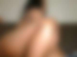 Yourthickgyal's Live Sex Cam Show