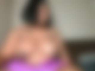 Yourthickgyal's Live Sex Cam Show