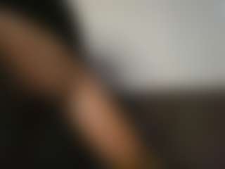 Yourthickgyal's Live Sex Cam Show