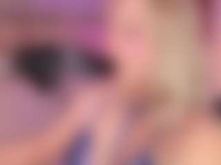 Live cam show with LUNAANGELL - Facial on Camsoda