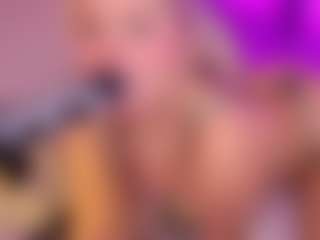 Live-Cam-Show mit LUNAANGELL - Camel Toe auf Camsoda
