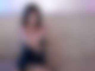 Live cam show with Yummybabes - Brown Hair on CamwithHer