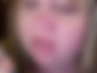 Live cam show with ZaraReign - Blonde Hair on Stripli.com