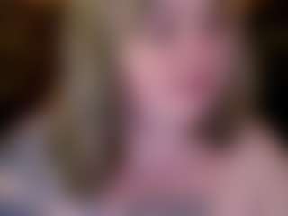 Live cam show with ZaraReign - Green Eyes on fuklive.com