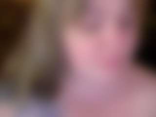 Live cam show with ZaraReign - Green Eyes on hrnylive.com
