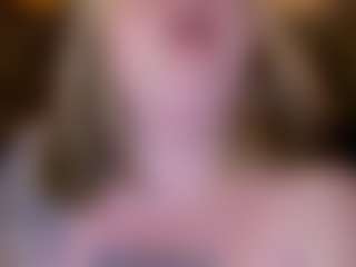 Live cam show with ZaraReign - Green Eyes on Lustler