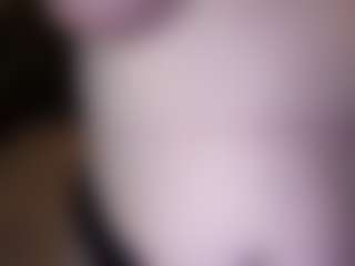 Live cam show with ZaraReign - Blonde Hair Shaved Pussy on SxyPornLive
